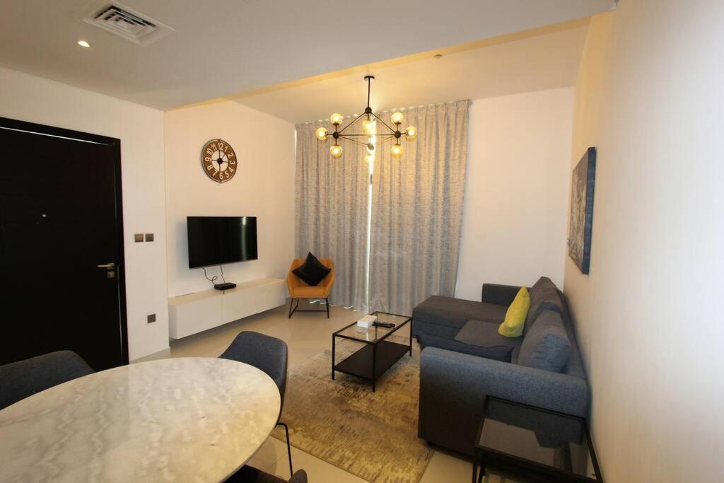Specious 3 Bedrooms With Maid Room Villa Dubái Exterior foto